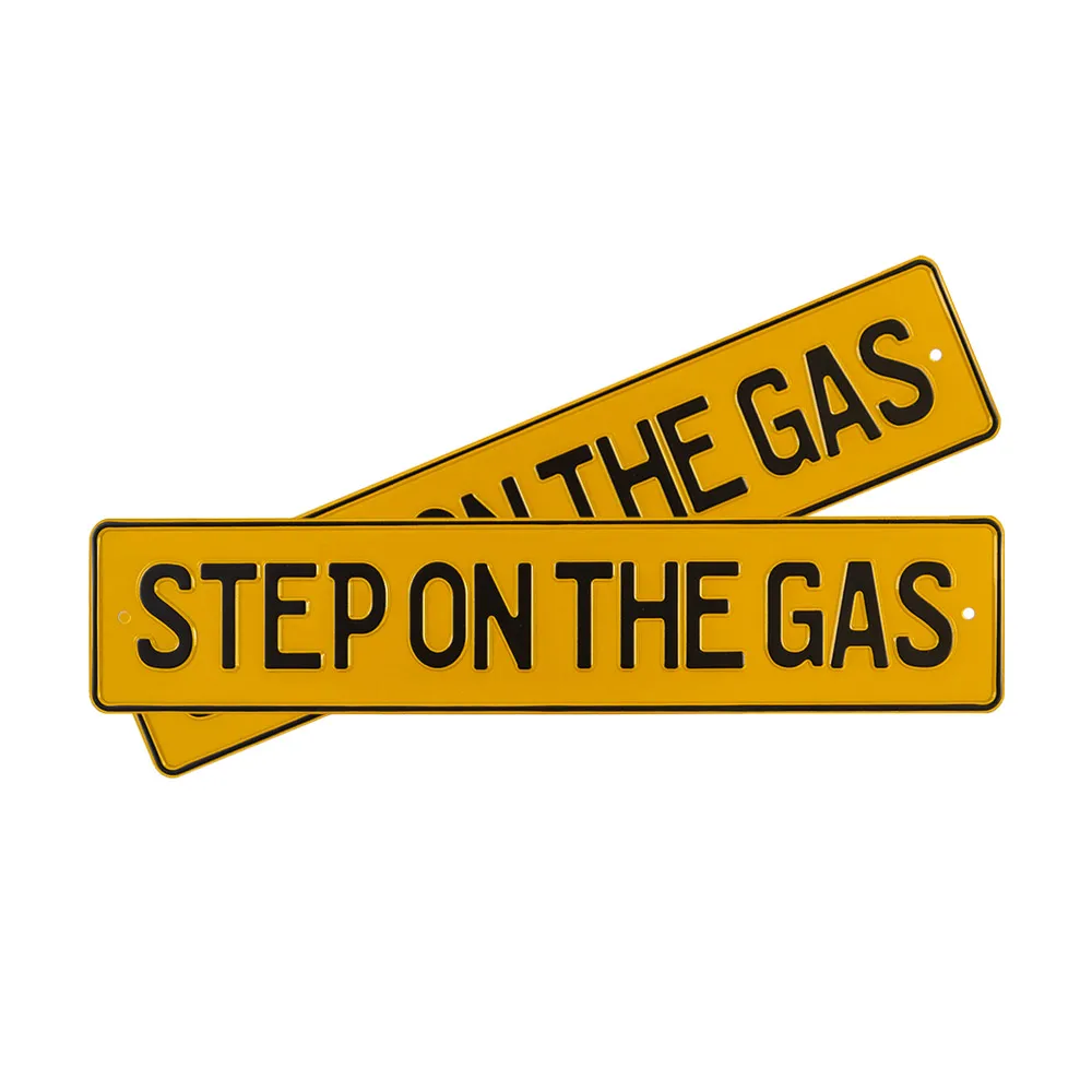 Автомобильный сувенирный номер STEP ON THE GAS — фото 1